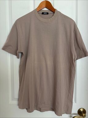 WOD - Men's Crew Neck T-Shirt in Taupe.  Black Bandanna inset on back.
